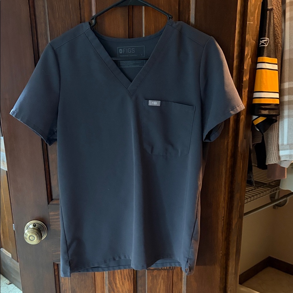 FIGS V-Neck Scrub Top and Joggers- Charcoal
